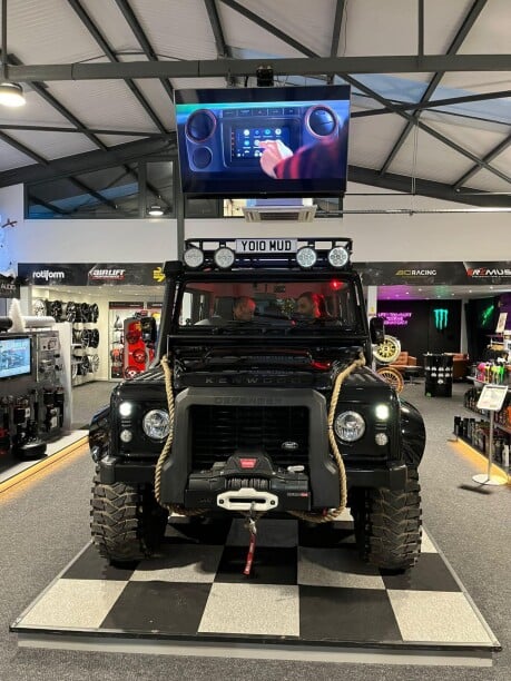 Land Rover Defender TD XS DCB 33