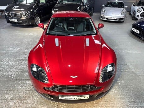 Aston Martin Vantage V8 5