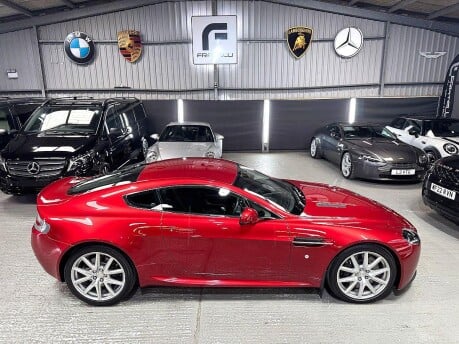 Aston Martin Vantage V8 22