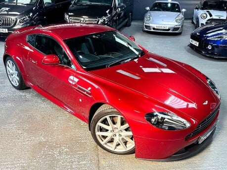 Aston Martin Vantage V8 3