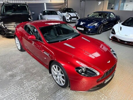 Aston Martin Vantage V8 4