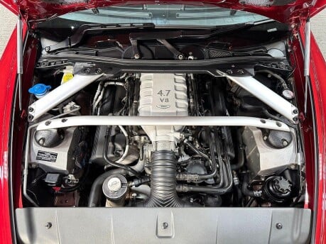 Aston Martin Vantage V8 7