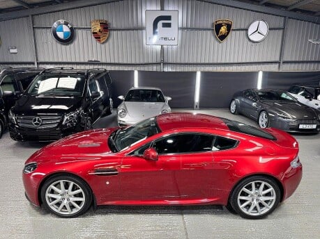 Aston Martin Vantage V8 12