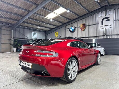 Aston Martin Vantage V8 20