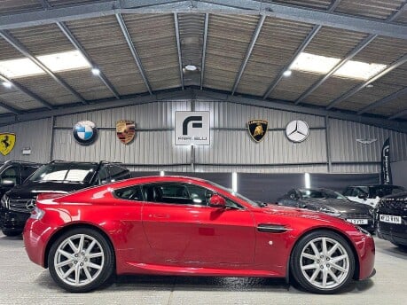 Aston Martin Vantage V8 23