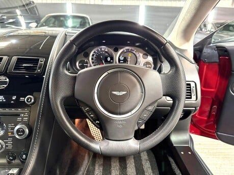 Aston Martin Vantage V8 32