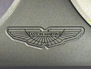 Aston Martin Vantage V8 35