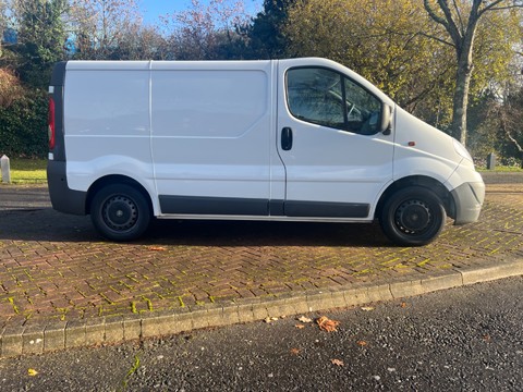 Vauxhall Vivaro 2700 CDTI 2