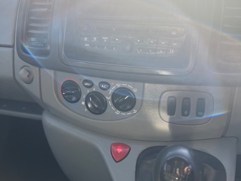 Vauxhall Vivaro 2700 CDTI 10