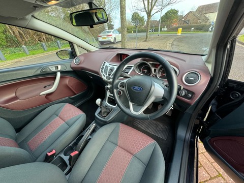 Ford Fiesta ZETEC TDCI 11