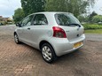 Toyota Yaris T2 VVT-I 5