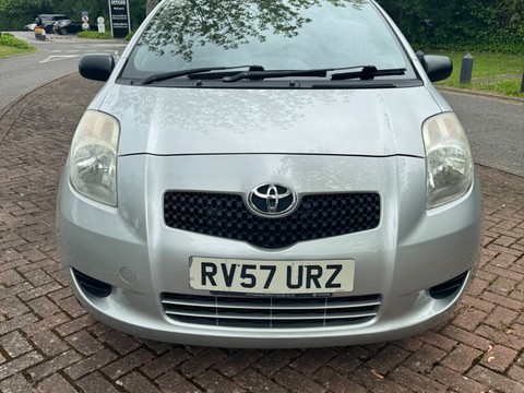 Toyota Yaris T2 VVT-I 7