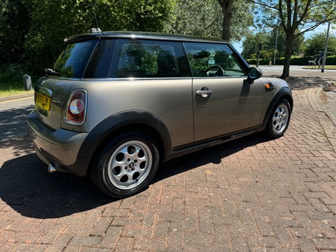 Mini Hatch COOPER D 3