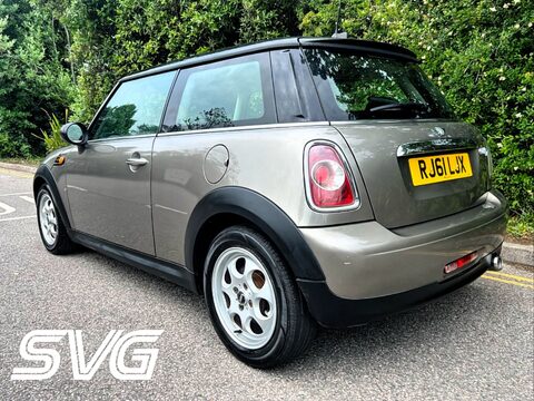 Mini Hatch COOPER D 4