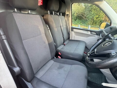 Volkswagen Transporter T32 TDI P/V STARTLINE BMT 10