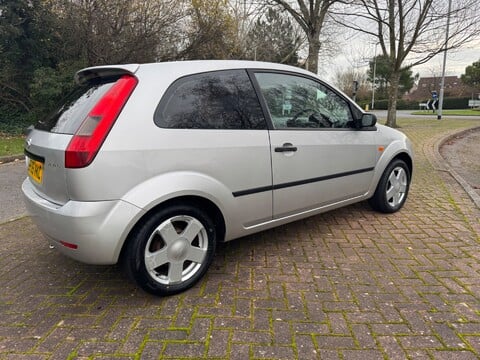 Ford Fiesta ZETEC 16V 3