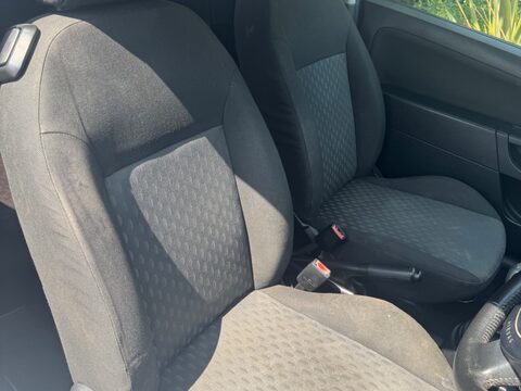 Ford Fiesta ZETEC 16V 9