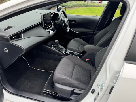 Toyota Corolla ICON TECH 16