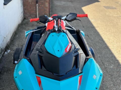 Sea-Doo Spark Trixx 8