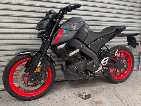 Yamaha MT-01 MT 125 (MTN 125-A) 9