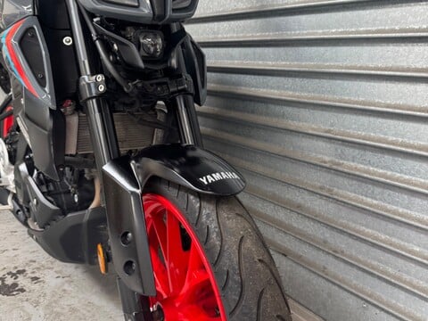 Yamaha MT-01 MT 125 (MTN 125-A) 12