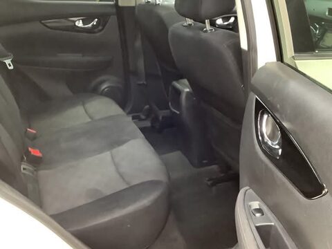 Nissan Qashqai ACENTA PREMIUM DIG-T 6