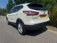 Nissan Qashqai ACENTA PREMIUM DIG-T 4