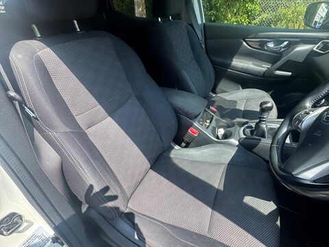 Nissan Qashqai ACENTA PREMIUM DIG-T 10