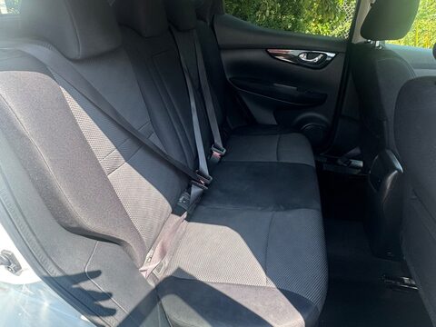 Nissan Qashqai ACENTA PREMIUM DIG-T 11