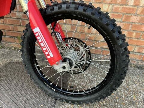 Honda CRF250 Motorcross 9