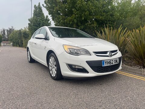Vauxhall Astra ELITE CDTI 1
