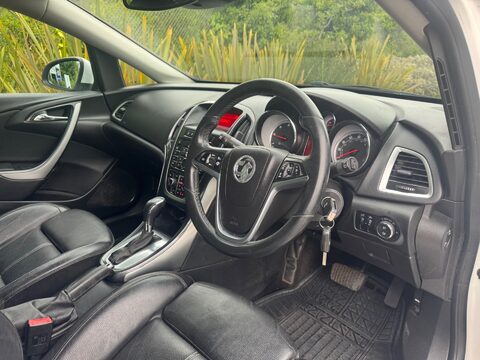 Vauxhall Astra ELITE CDTI 9