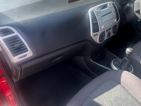 Hyundai i20 CLASSIC 13