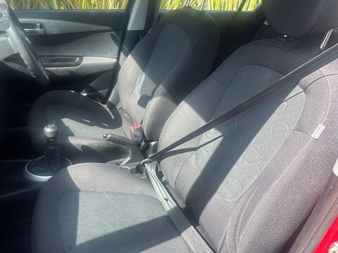 Hyundai i20 CLASSIC 12
