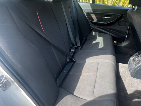 BMW 3 Series 318D SPORT 10