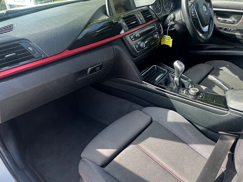 BMW 3 Series 318D SPORT 13