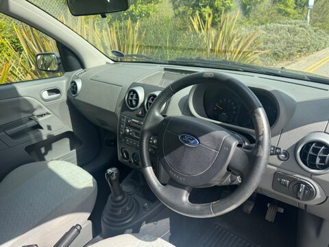Ford Fusion FUSION 2 8