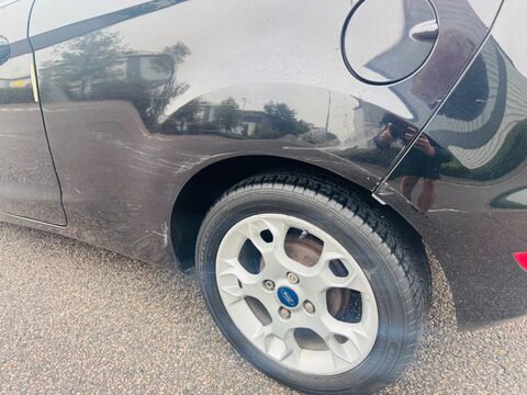 Ford Fiesta ZETEC 15