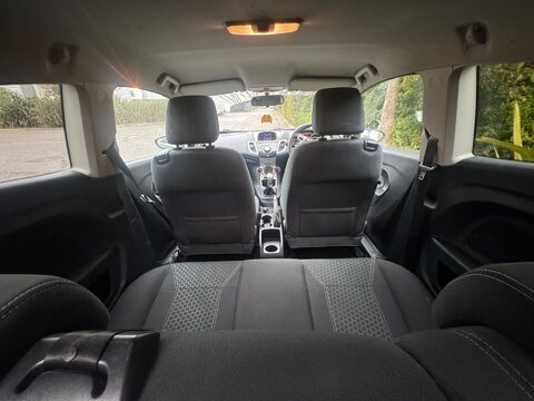 Ford Fiesta ZETEC 13
