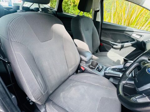 Ford Focus TITANIUM NAVIGATOR 8
