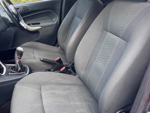 Ford Fiesta ZETEC 12