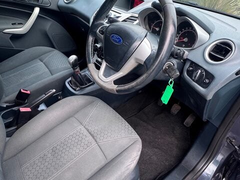 Ford Fiesta ZETEC 8