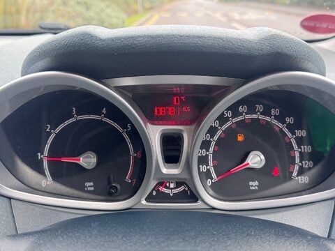 Ford Fiesta ZETEC 17