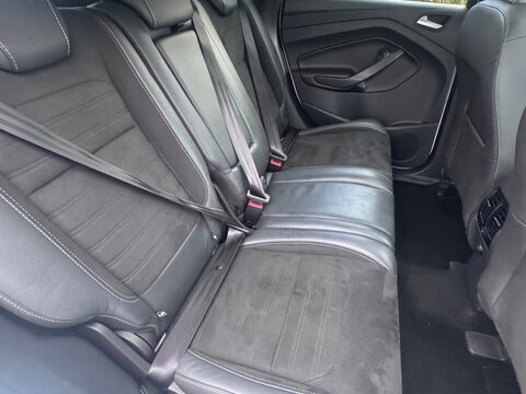 Ford Kuga ST-LINE X TDCI 10