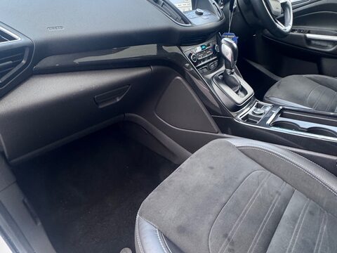 Ford Kuga ST-LINE X TDCI 13