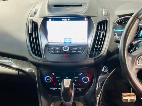 Ford Kuga ST-LINE X TDCI 9