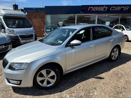 Skoda Octavia SE L 2.0 TDI 5 DOOR 2