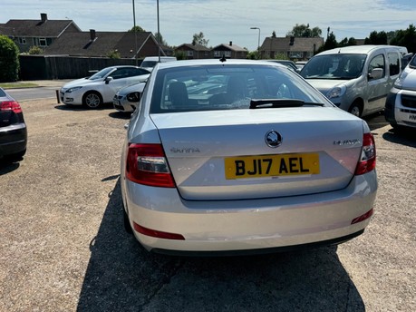 Skoda Octavia SE L 2.0 TDI 5 DOOR 6