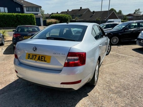 Skoda Octavia SE L 2.0 TDI 5 DOOR 8