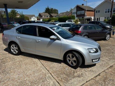 Skoda Octavia SE L 2.0 TDI 5 DOOR 12